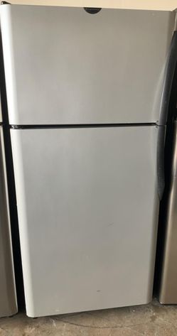Frigidaire Top Mount  White Refrigerator
