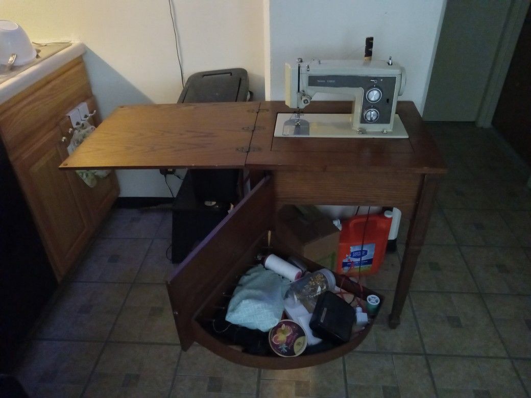 Sewing Table (Vintage)