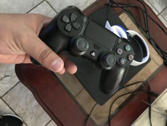 PS4 slim 1tb