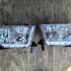 Toyota Tundra OEM Headlights