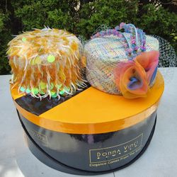 VTG Y2K Donna Vinci Couture 2pc Hat Pilbox Blue Pink Gold Bow Church Derby w Box