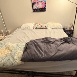 King Size Metal Folding Bed With Matress 