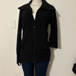 Lululemon black jacket size 6