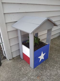 Wellhouse planter