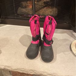 Kamik Snow Girls Boots Size 4 Waterproof Pink