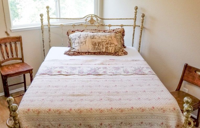 Vintage Victorian Queen Cast Iron Bed Frame w/ Mattress/Boxspring