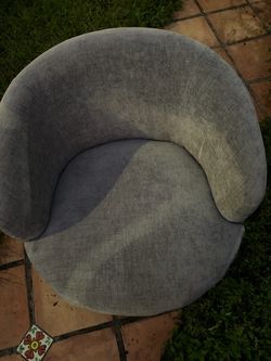 Round chair