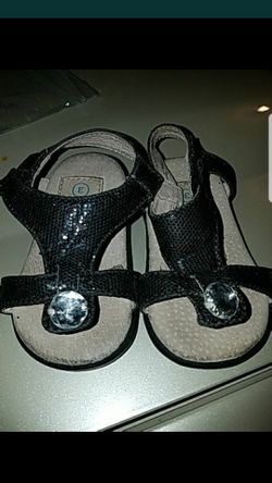 Baby girl squeaker sandals