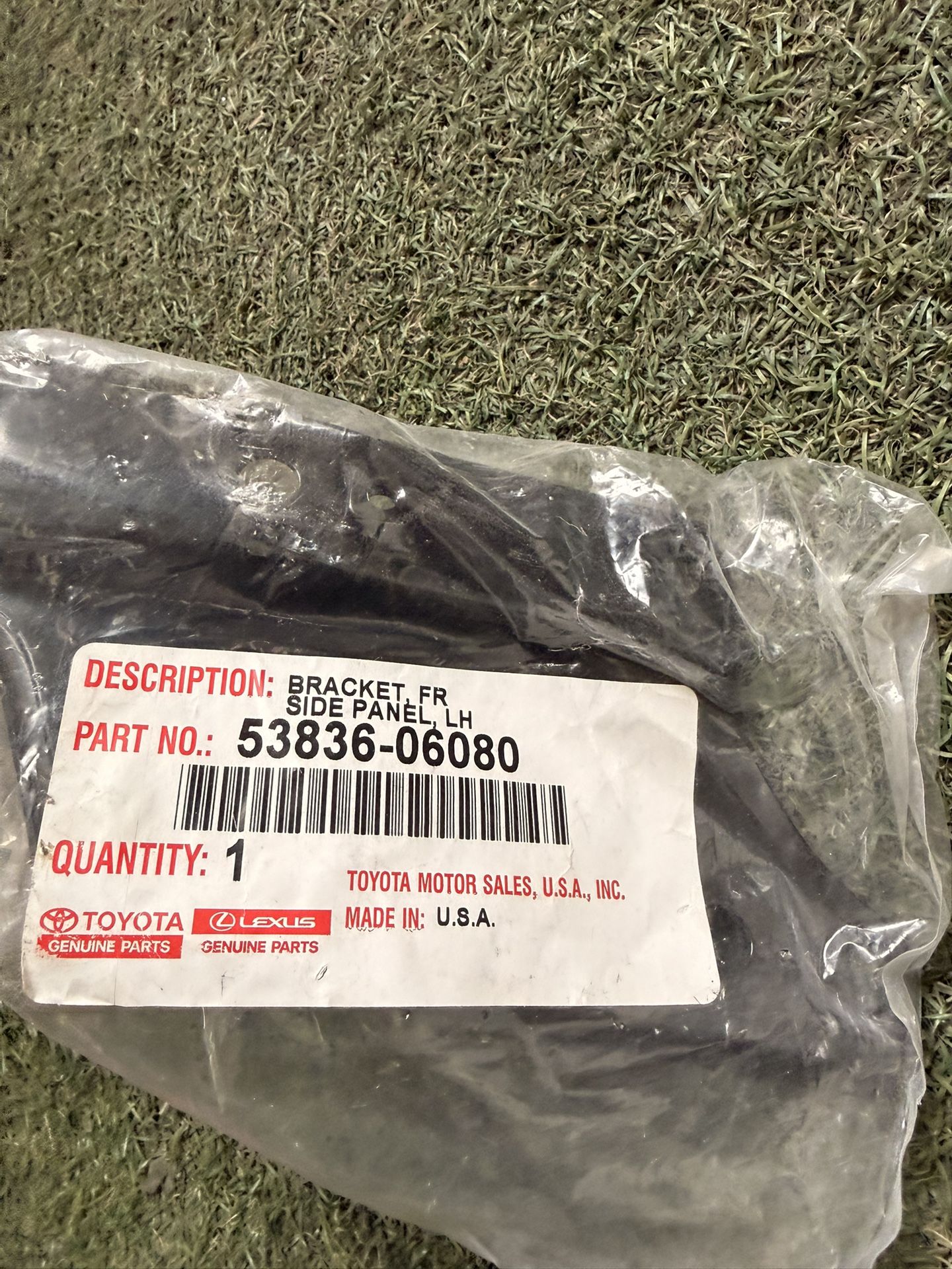 New Original! Toyota Camry Driver Side Front Black Bumper Bracket