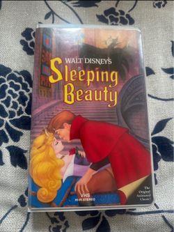 VHS Cinderalla, Snow White And Sleeping Beauty