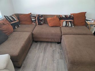 Mathis brothers couch