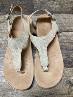 Vionic Terra Cream Colored Sandals, Size 9.5
