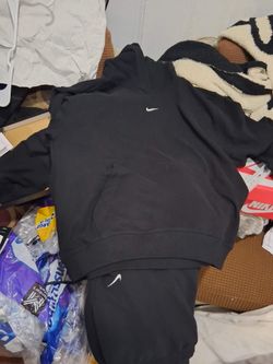 Nike sweatsuit for women