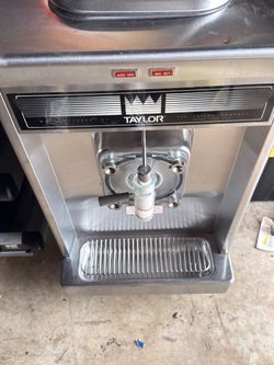 Taylor 390-33 Commercial Frozen Drink / Slush Machine – 3 Phase