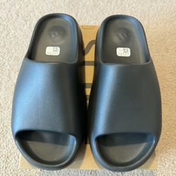 Adidas Yeezy Slide 'Dark Onyx' Size 10