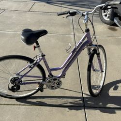 Diamondback Vital 2 Women’s Bike /bicycle