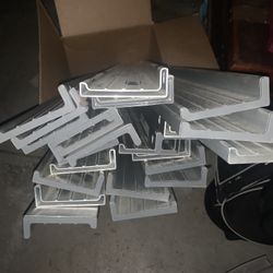 25 Metal Wall Shelves - Long 