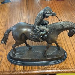 Horse Racing Statue 