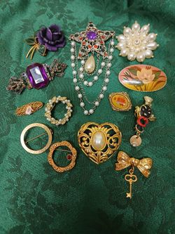 Brooch Lot 