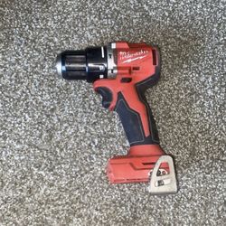 Milwaukee M18 Hammer Drill 