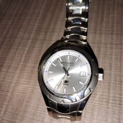 Fossil Brand ...Silver Watch .. NEGOTIABLE 