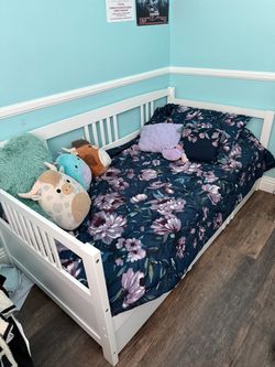 Twin day bed w/ trundle -  3 mattresses included
