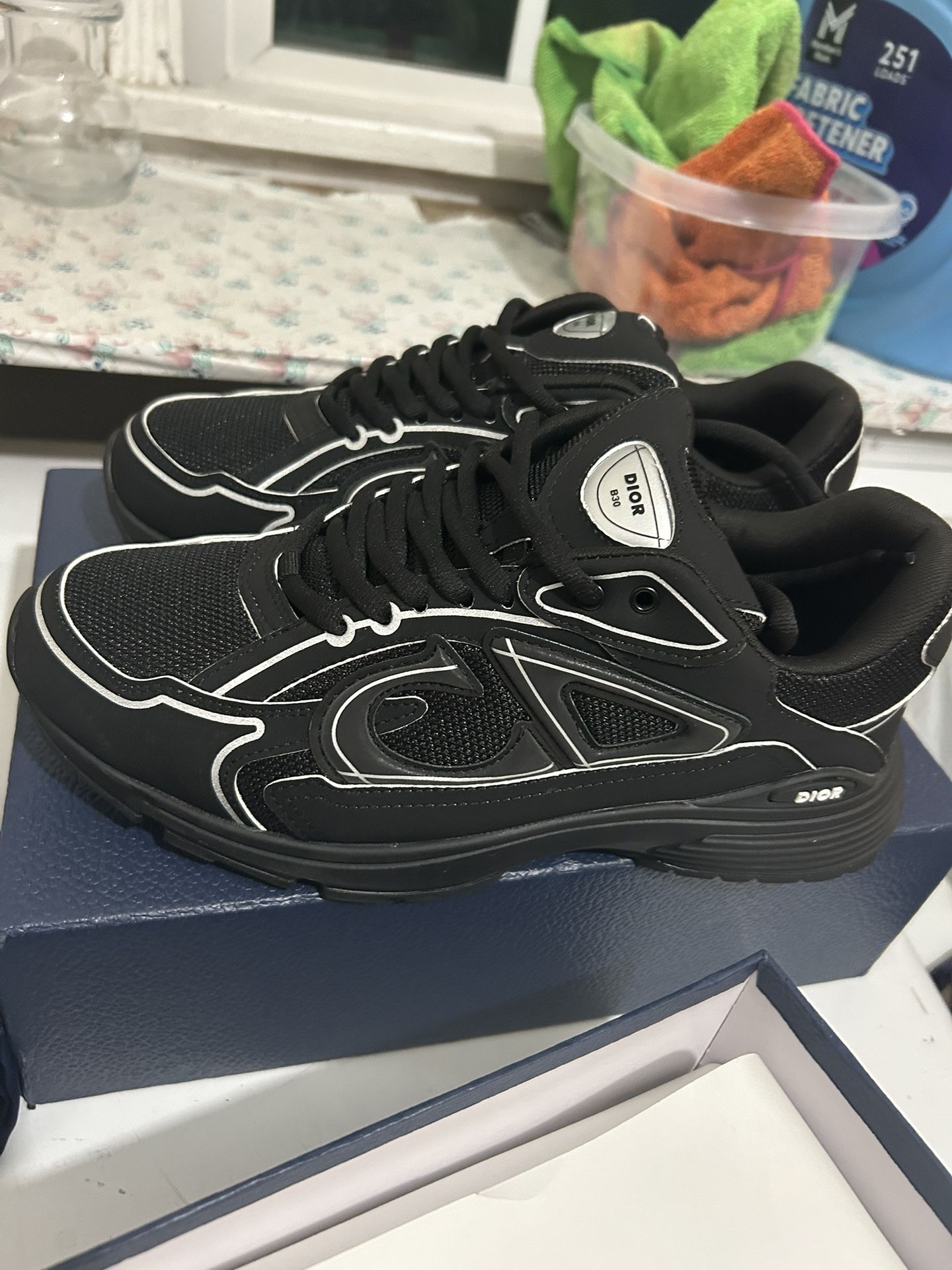 Diors B30s Size 9