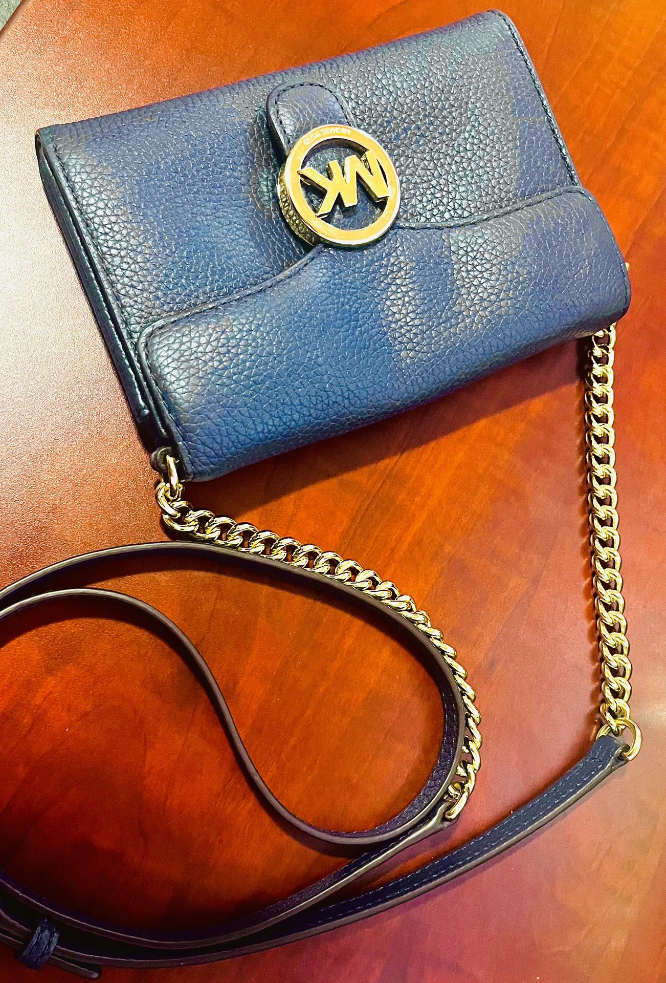 MICHAEL KORS Navy Crossbody Handbag Circle Logo Gold Chain & Leather Strap