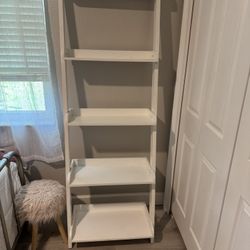 Leaning Shelf Ladder