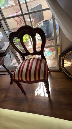 Victorian Style Carved Wood Side Chair