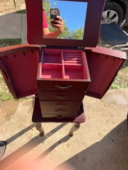 Jewelry drawer and chest