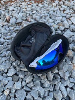 Oakley Radar Sunglasses with Case and Bag