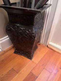 Dark Brown Embossed Metal Umbrella Stand