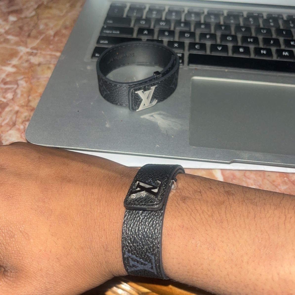 LV BRACLET