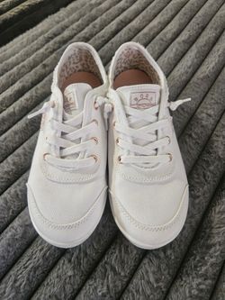 Bob's Women's Size 7 Sneakers 