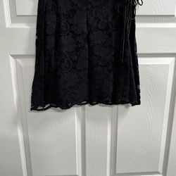 Banana Republic Black Lace Skirt - Size 8 - EUC