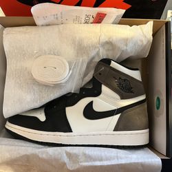 Nike Air Jordan 1 Retro High OG Dark Mocha 8.5 Travis Scott 
