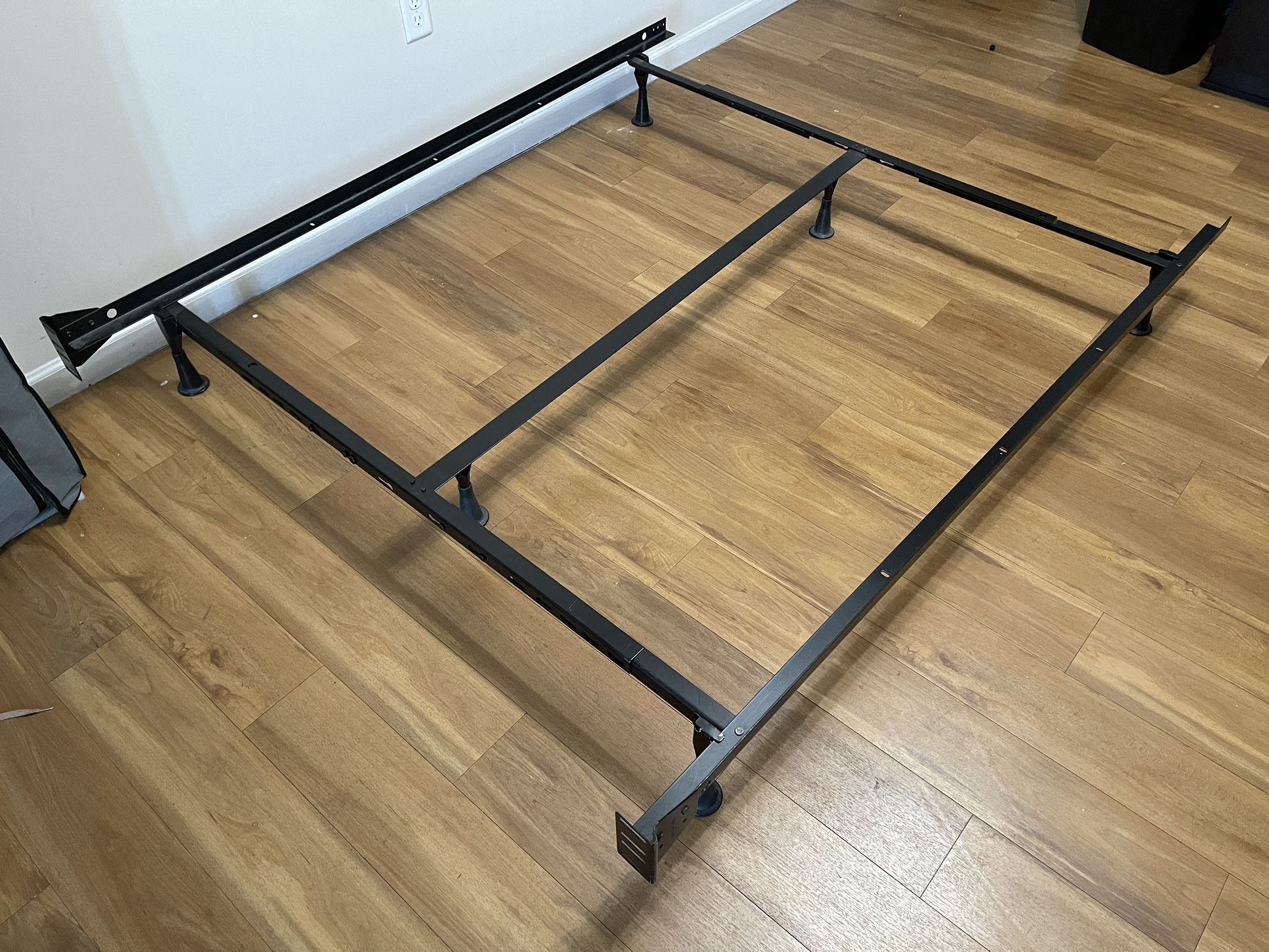 Queen size metal rails Hook on Bed Rails Queen /with Center Support