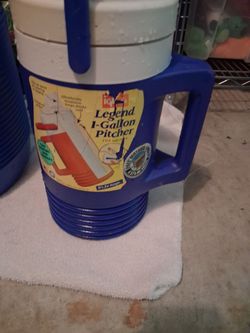 Rubber maid brand new pitcher