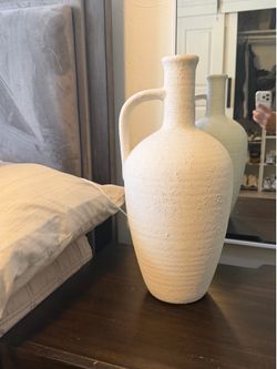 White vase