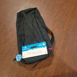 Eagle Creek Pack-It System Half Cube - Black. New with tag. Model 
EC-0.
UPC 01.
Measurements 10.75x4.75". Weight 2.5oz plus shipping