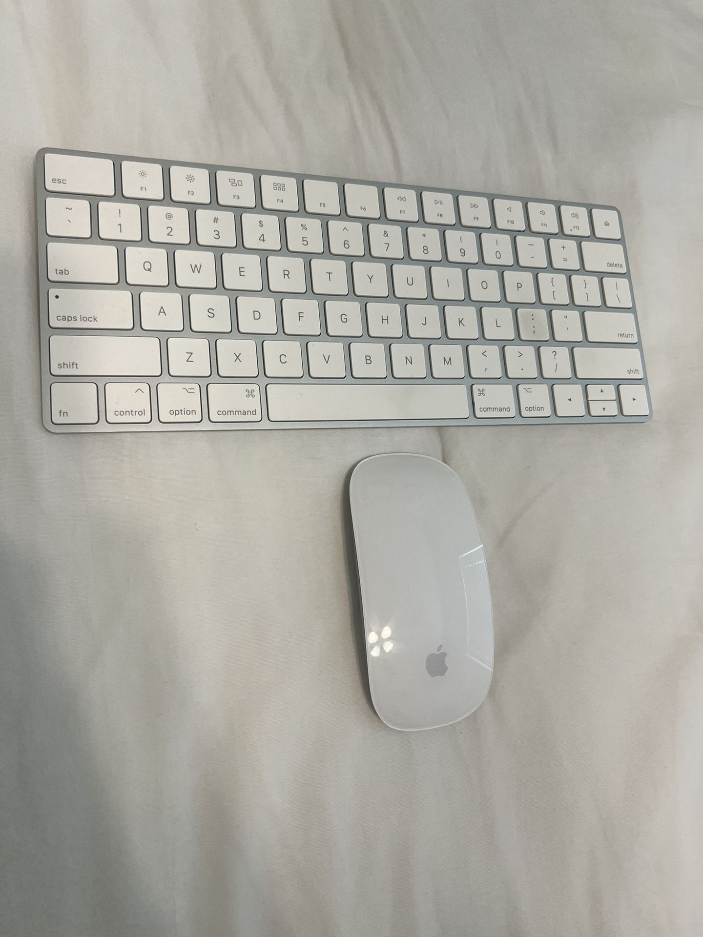 APPLE mouse and Keyboard $70