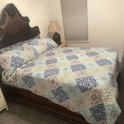 Beautiful Queen Vintage Bed 