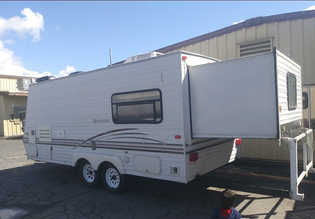 2001 kz sportsman travel trailer for Sale in Fontana, CA - OfferUp