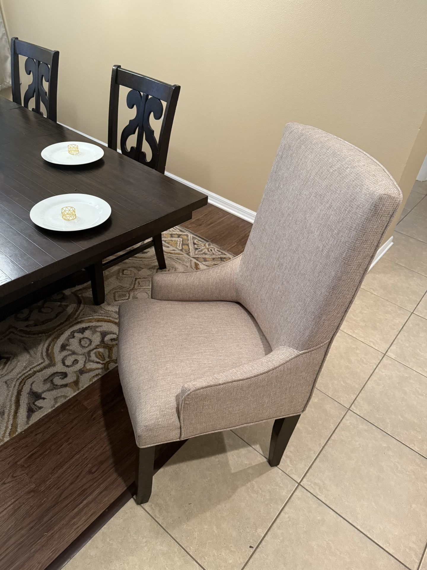 Kane’s Furniture Dining Table w/8 Chairs