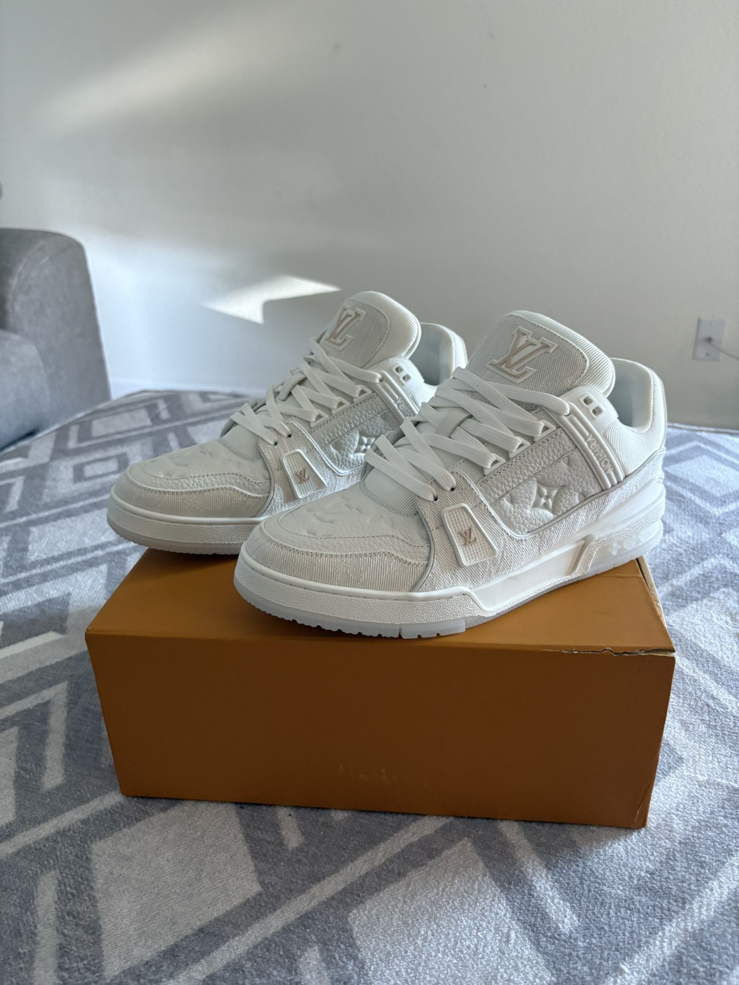 LOUIS VUITTON