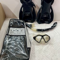 Aqua Lung Sport Adult Snorkeling Set in size medium (7-10) black