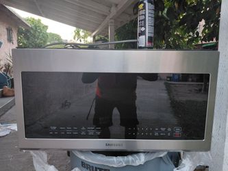 Like new Samsung in wall microwave