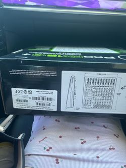 Mackie pro fx12v3 +12