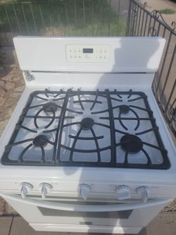 Gas stove self cleaning